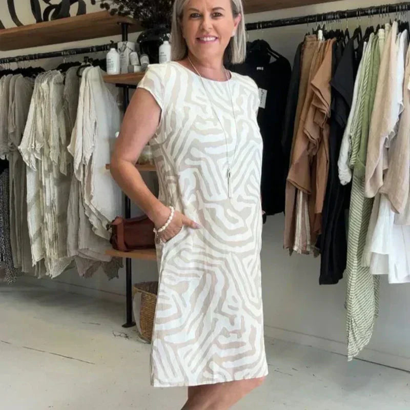 🌸 Sommerlig bohemsk blomsterkjole med rund hals