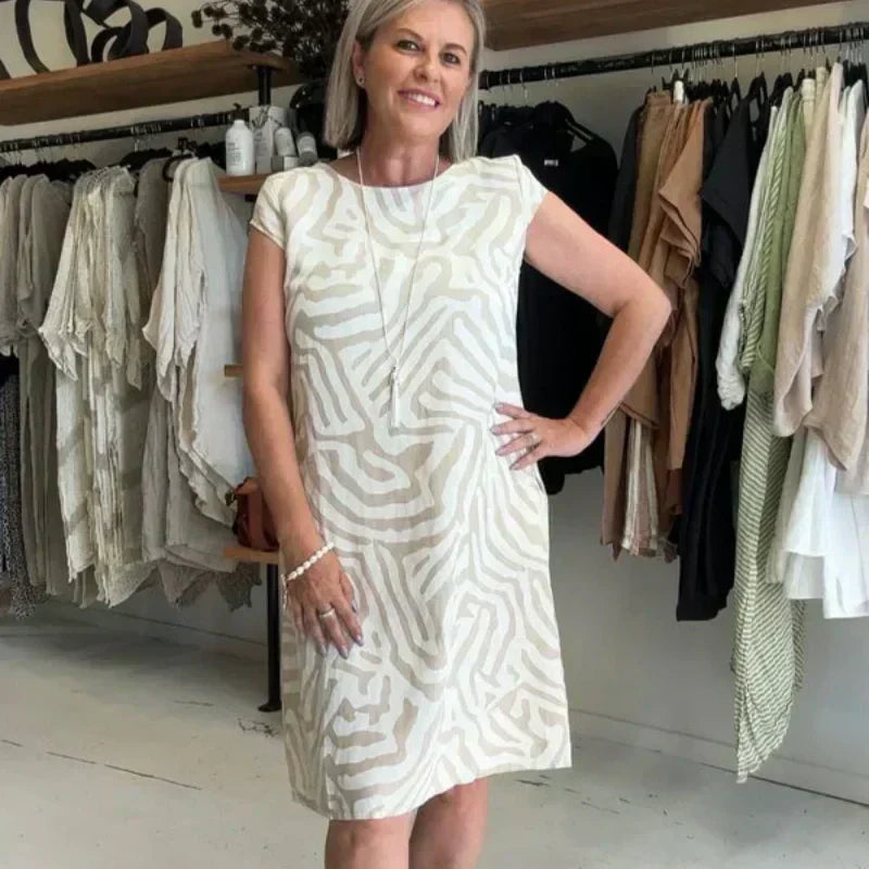 🌸 Sommerlig bohemsk blomsterkjole med rund hals