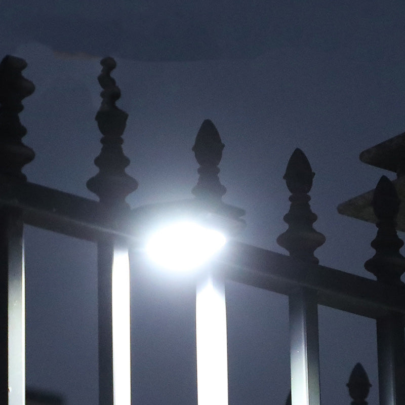 🌿Solcellelampe med bevegelsessensor – Kjøp 1 nå, få 1 gratis! Perfekt for hagen, balkongen og terrassen! 🏡